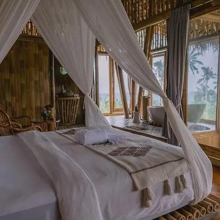Makerti Bali~Bamboo House Villa Selat Exterior photo