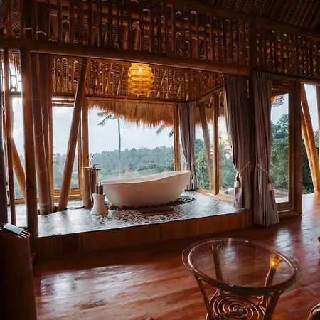 Makerti Bali~Bamboo House Villa Selat Exterior photo