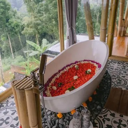 Makerti Bali~Bamboo House Villa Selat Exterior photo