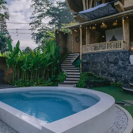 Makerti Bali~Bamboo House Villa Selat Exterior photo