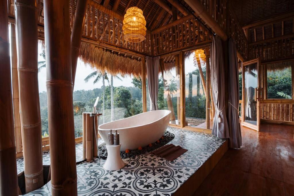 Makerti Bali~bamboo House *